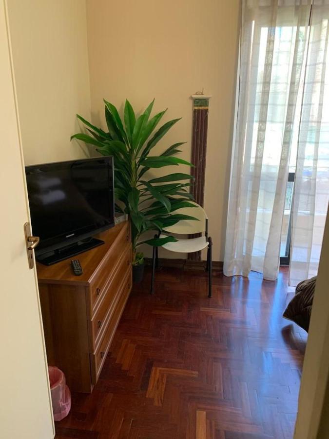 Apartament Dimora Di Maury A Due Passi Dai Trasporti E Da Ballaro Palermo Exterior photo